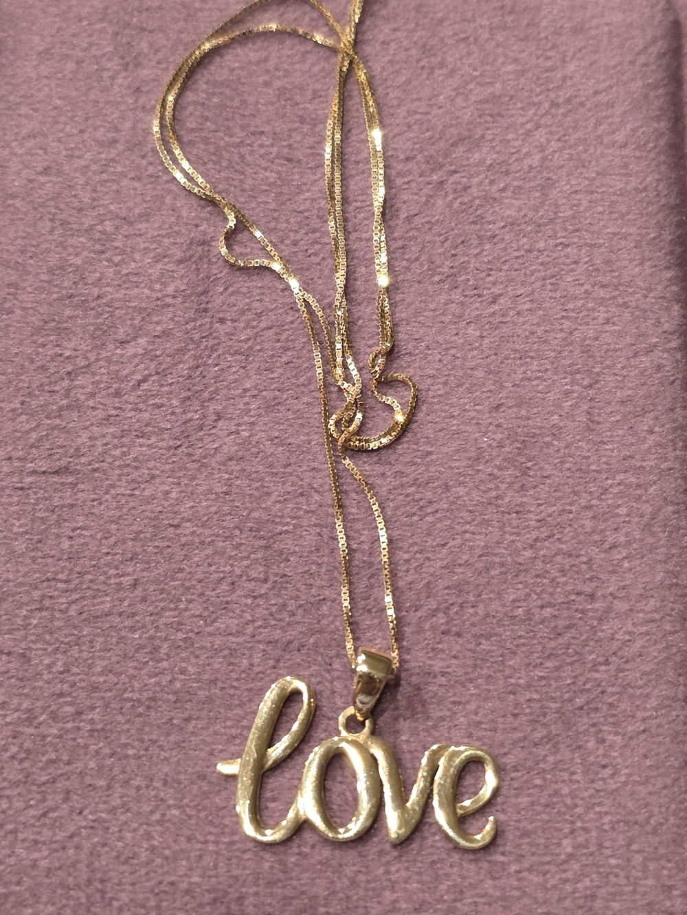 🍀✨️14K Gold "Love" Pendant Necklace ✨️🍀
